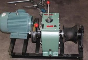 Cable traction machine, cable winch