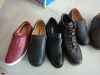 Existencias Zapatos de cuero para hombre y zapatos de los zapatos ocasionales