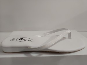 Stock sandalias de mujer a 0,95 euros