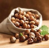 Natural cultivated hazelnuts