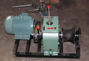 Construction equipment cable winch, engine winch