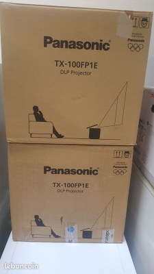 Video projecteur panasonic complet et emballe