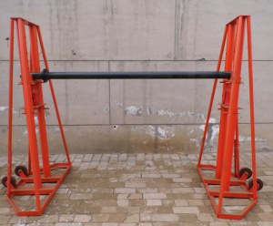 Hydraulic lifting jacks