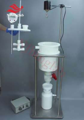 Large-capacity PTFE reactor with stirring paddle suction filtration device