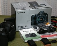 Canon EOS 5D Mark III DSLR (Kit EF 24-105 mm f / 4L IS USM)