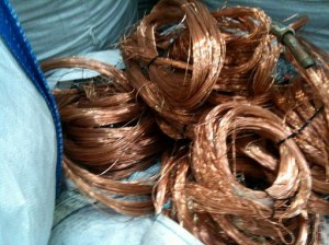 Alambre de cobre desnudo: 99,99%-99.96% 4400€/TM