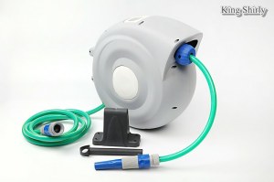 Retractable hose reel w/ adjustable nozzle