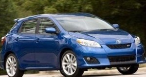 The sealing strip of front wind shield (Toyota Matrix 4D Hatchback 2009)