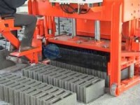 Machine des blocs OTT4A parpaing brique agglos pave bordure